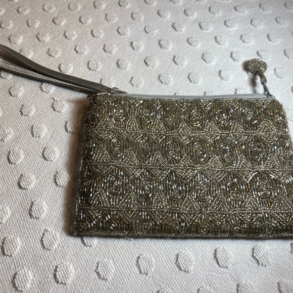 Vintage AMANDA SMITH Silver Beaded Clutch Wristlet - Picture 11 of 16